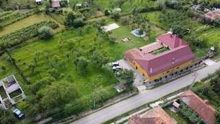 Фото Загородные дома Pensiunea Casa Radu г. Carpinis